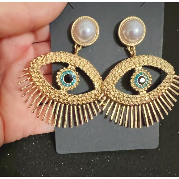 NEW! Large Gold Tone Textured Blue Evil Eye Earrings with Lashes and Faux Pearls - Picture 1 of 4